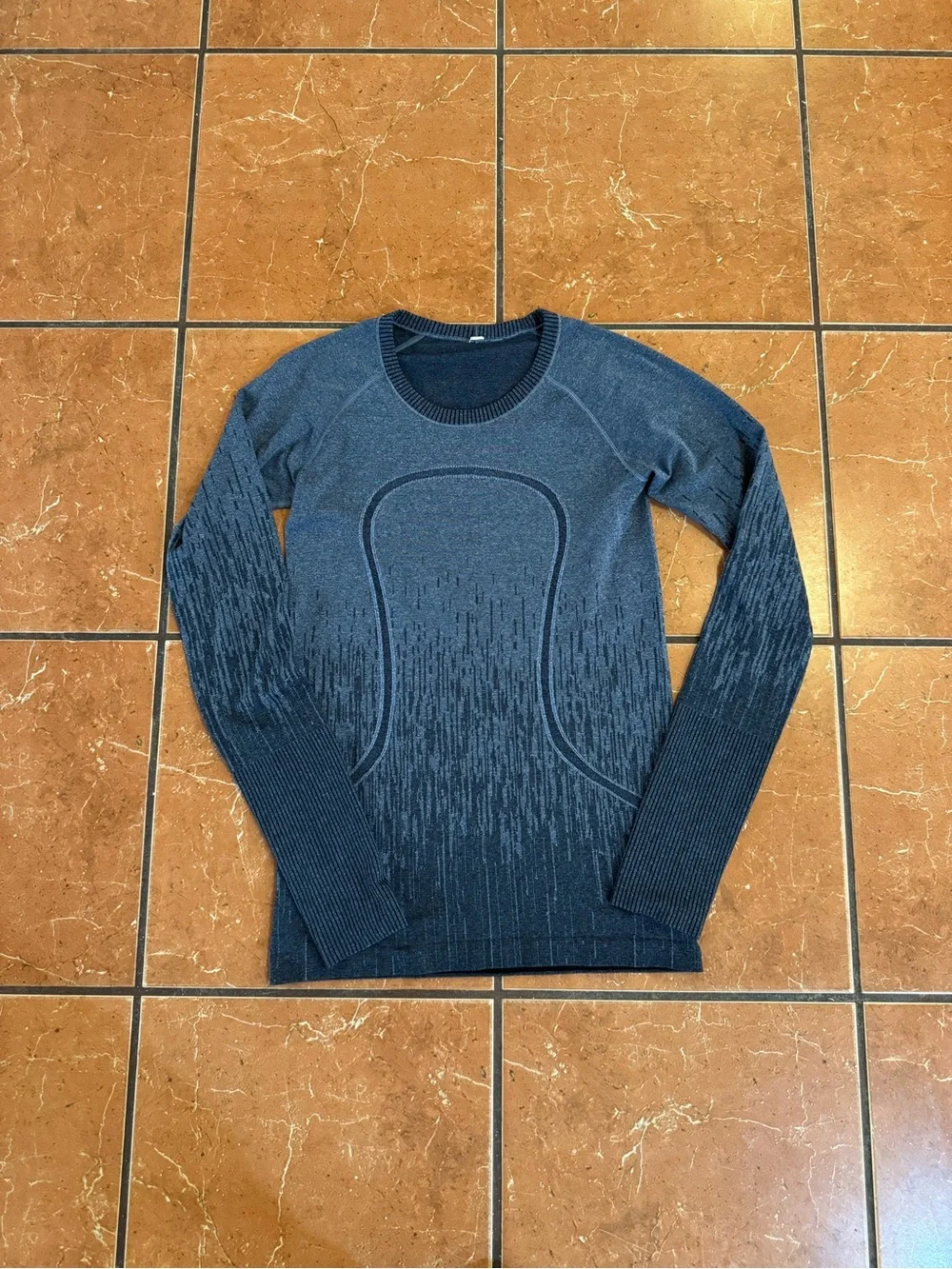 Lululemon Swiftly Tech Long Sleeve Seamless Blue Women’s Top Size 8 Thumbholes